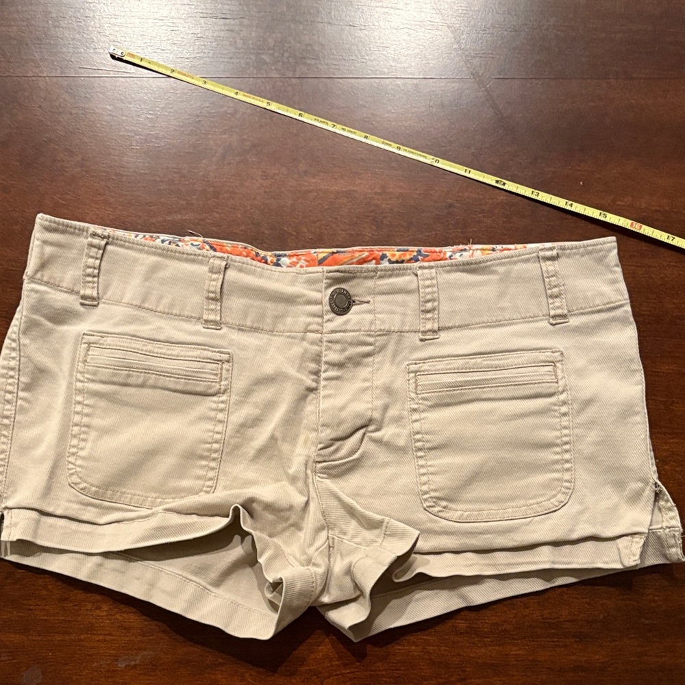 American Eagle Beige Cargo Shorts